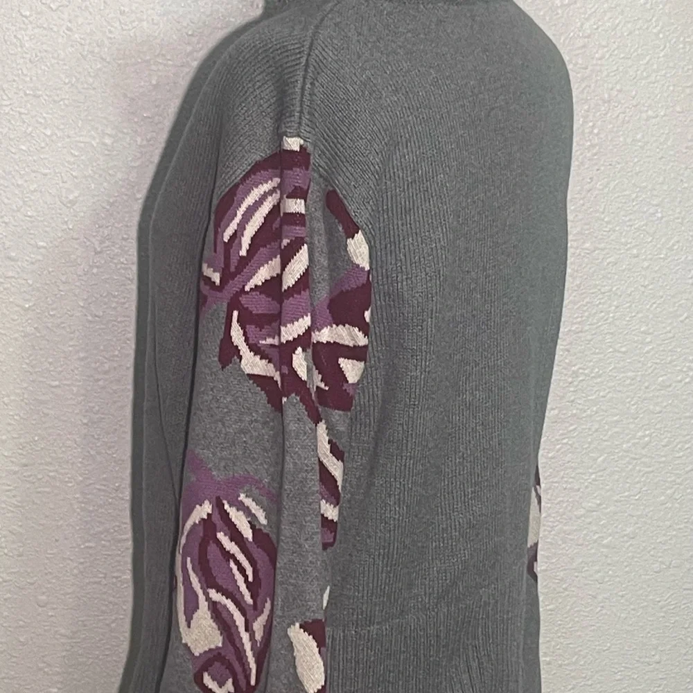 Cabi Eden Gray and Purple Women's turtleneck Sweater size medium